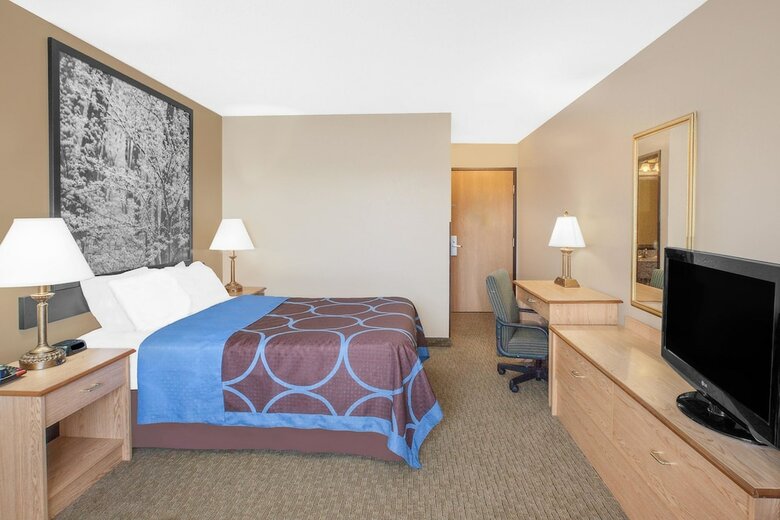 Hotel Super 8 By Wyndham Seville