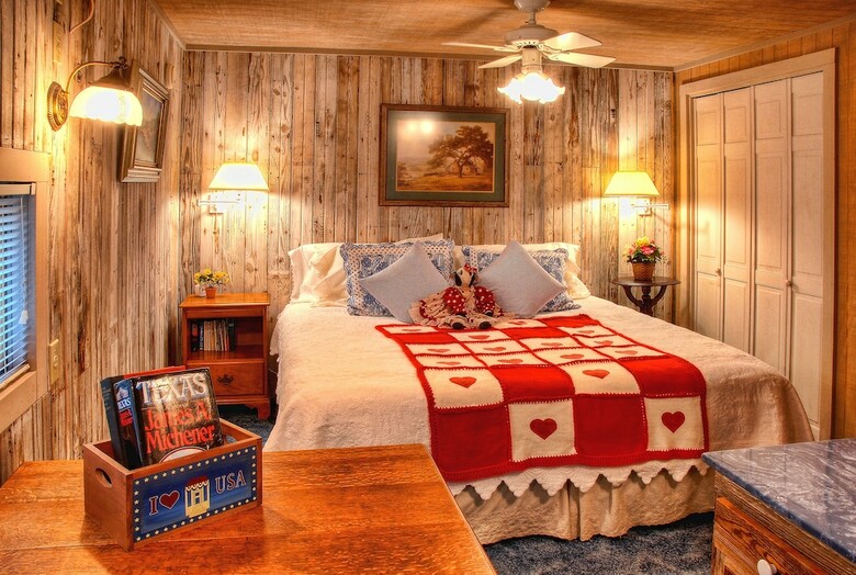 Kuebler Waldrip Haus Bed And Breakfast