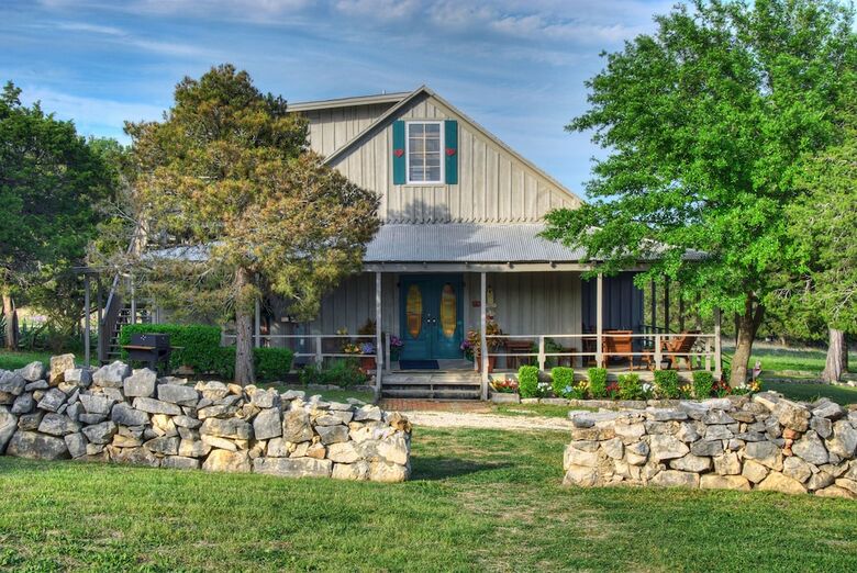 Kuebler Waldrip Haus Bed And Breakfast