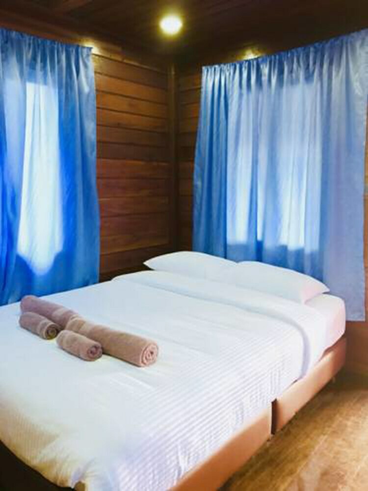 Hotel We Care Resort