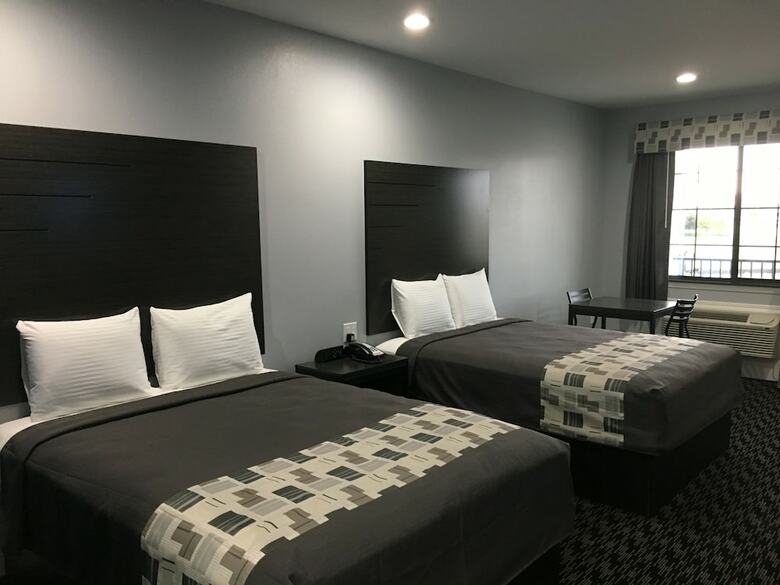 Posada Platinum Inn And Suites