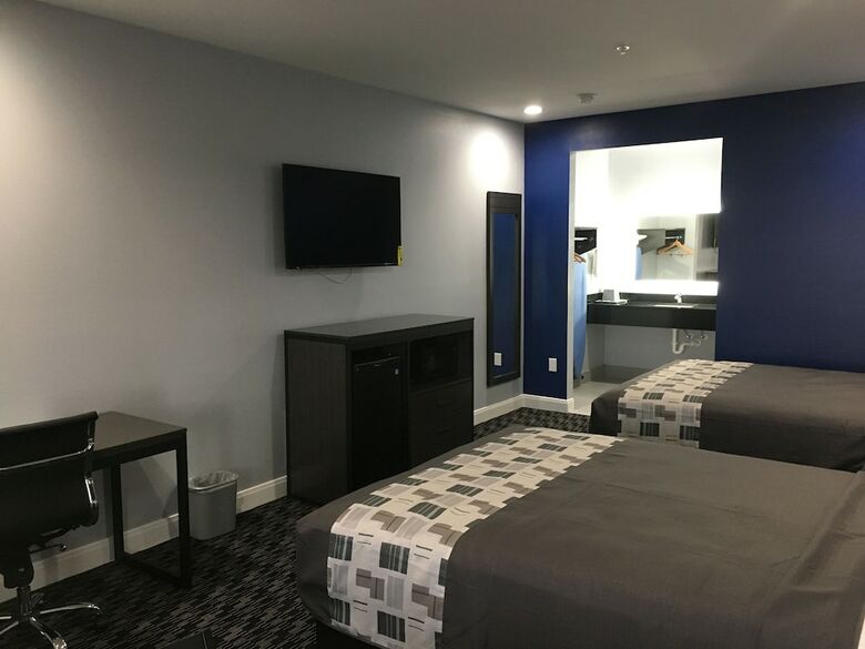 Posada Platinum Inn And Suites