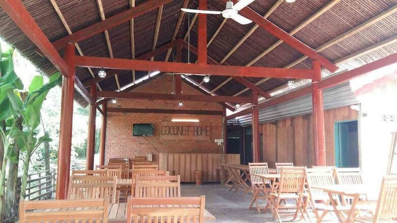 Hotel Coconut Homestay