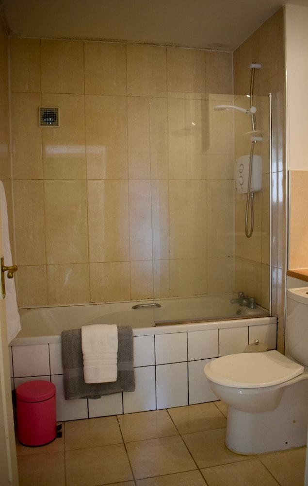 2 Bedroom Apartment Close To City Centre