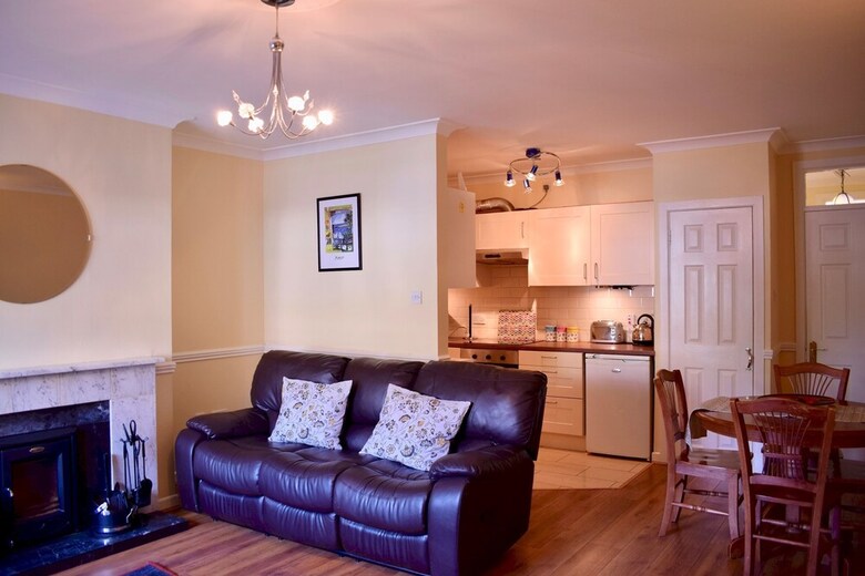 Cosy Dublin Apartment With Parking