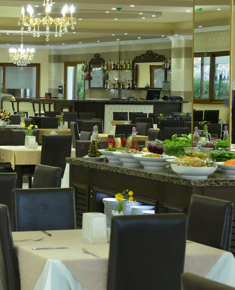 Hotel Riverside Garden Resort