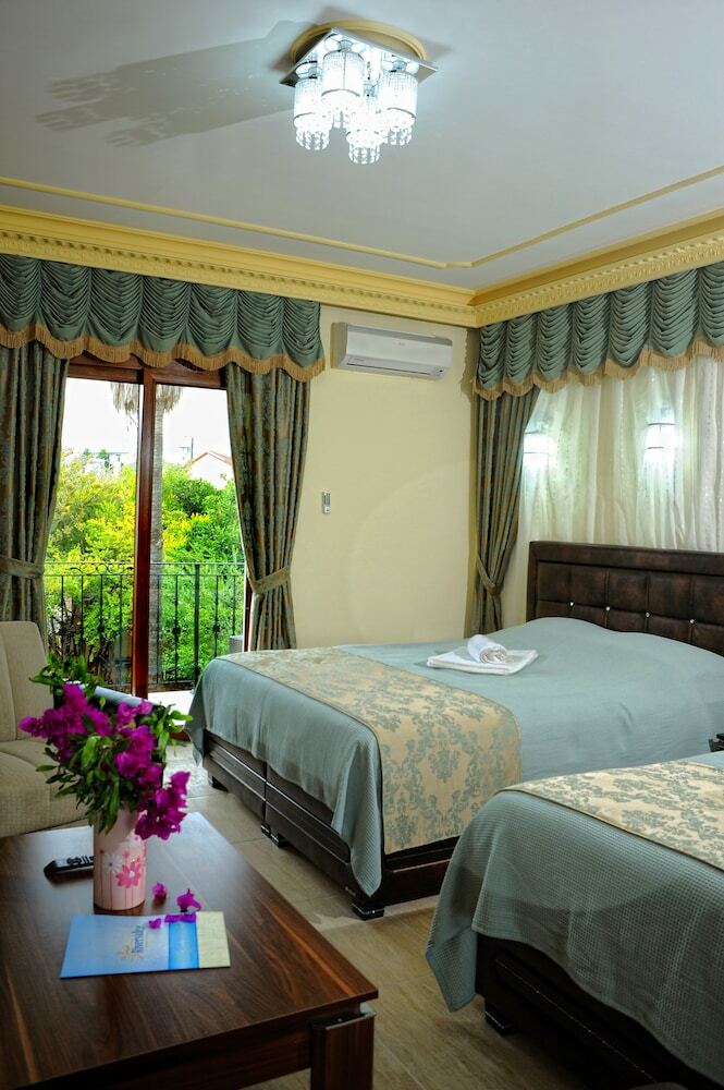 Hotel Riverside Garden Resort