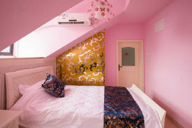 Jhouse Hongqiao Duplex Apartment