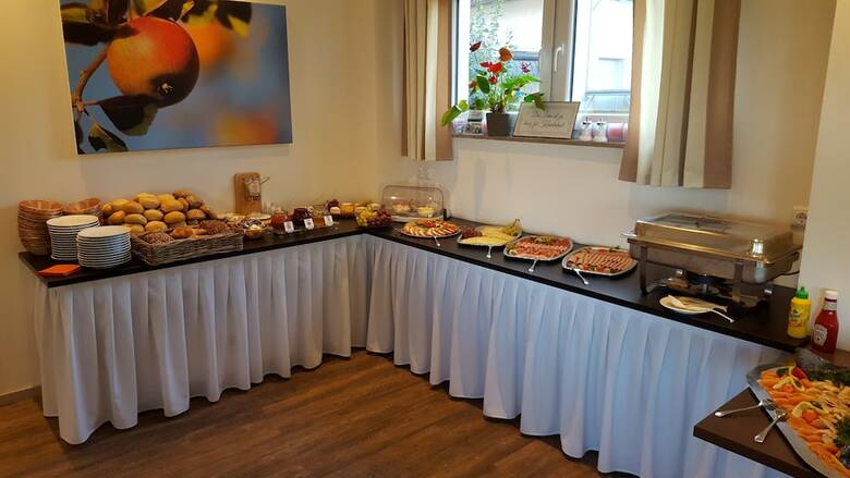 Caf� Sonnenschein & Pension