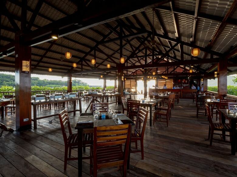 Hotel Sunlight Eco Tourism Island Resort