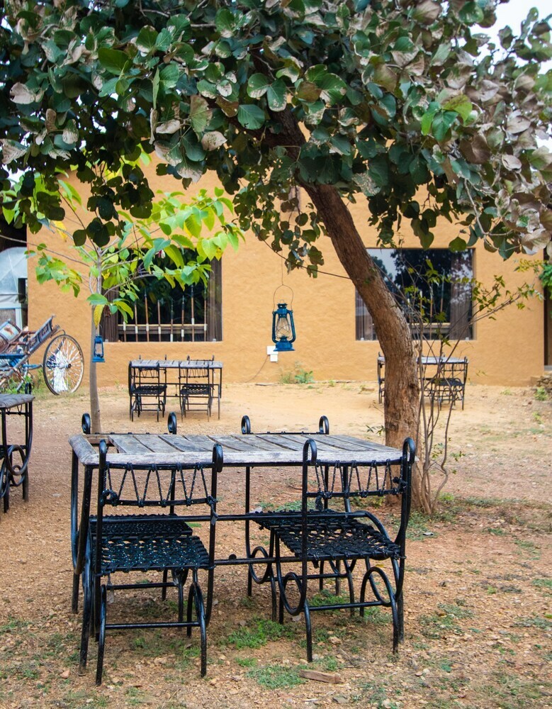 Hotel Karandla Farm And Resort