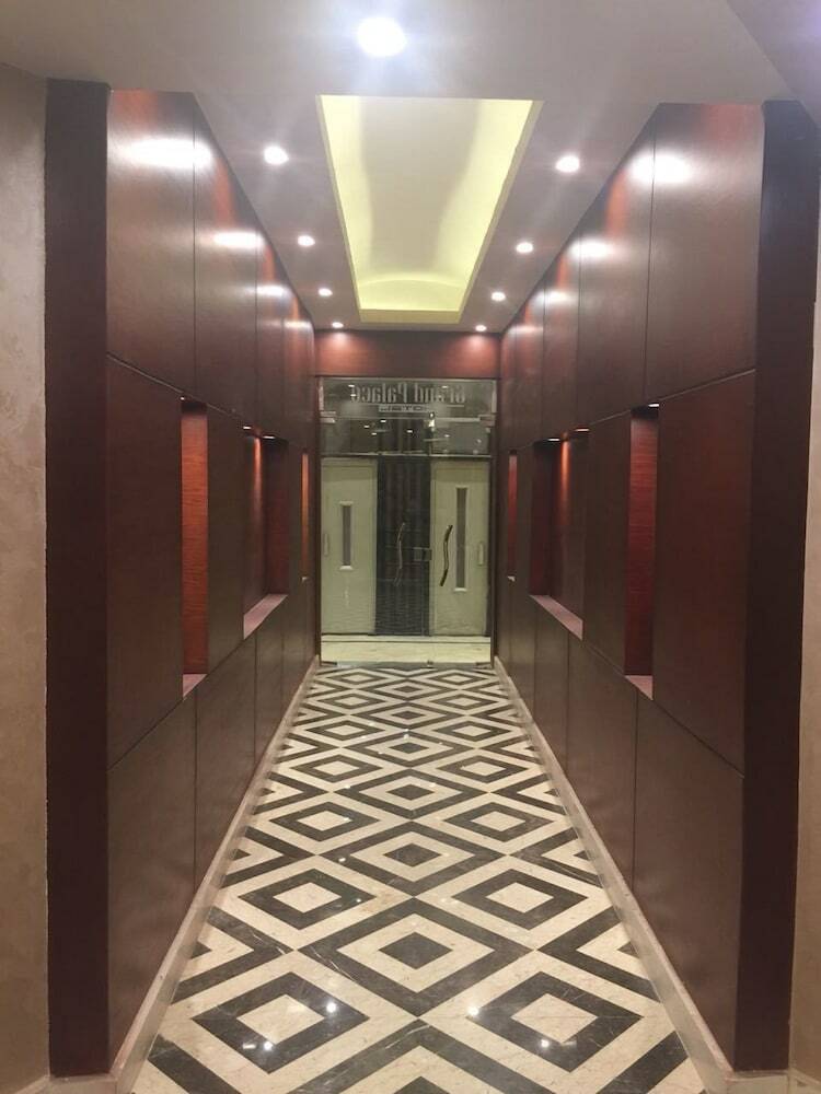 Grand Palace Hotel