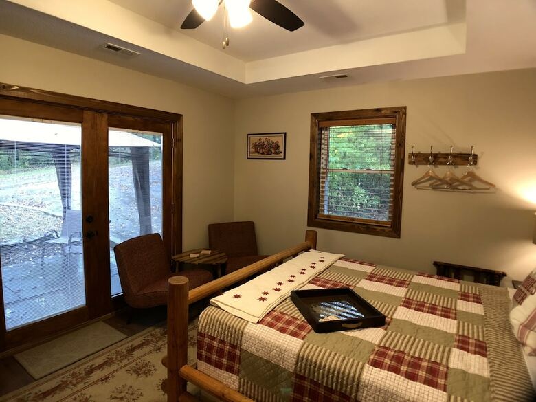 Walnut Waters Bed & Breakfast