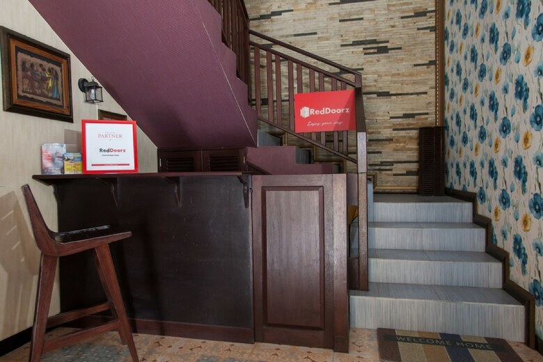 Hotel Reddoorz Syariah Near Basuki Rahmat