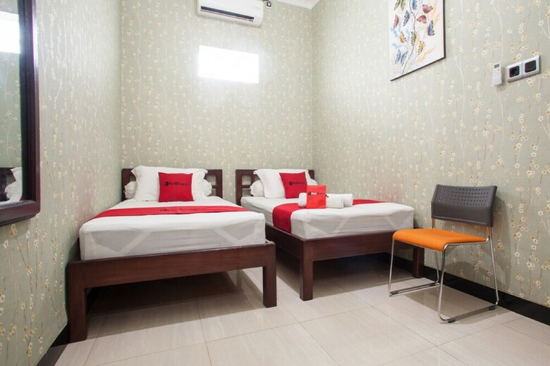 Hotel Reddoorz Syariah Near Basuki Rahmat