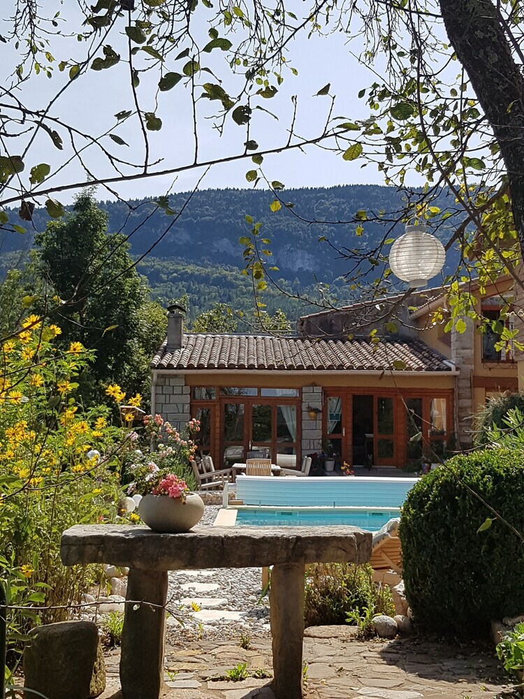 Bed & Breakfast La Cocagni�re - In A Rural Location
