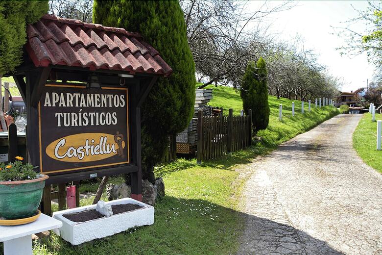 Apartamentos Turisticos Castiello