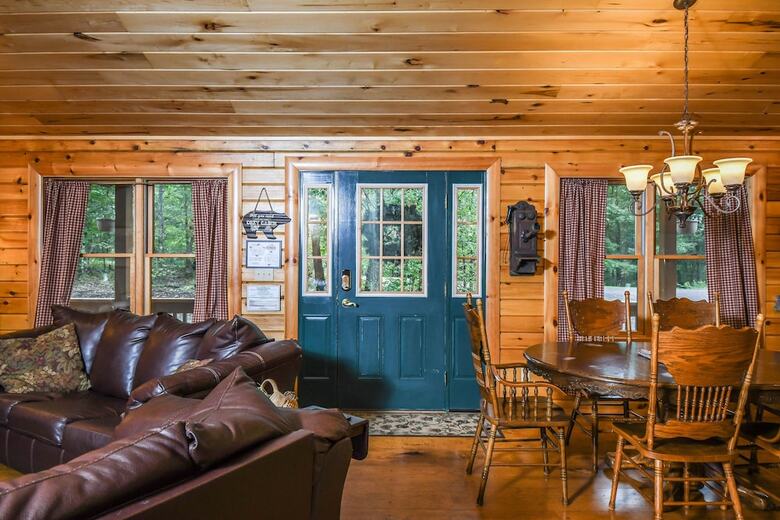 Cozy Cabin 4 Bedroom House