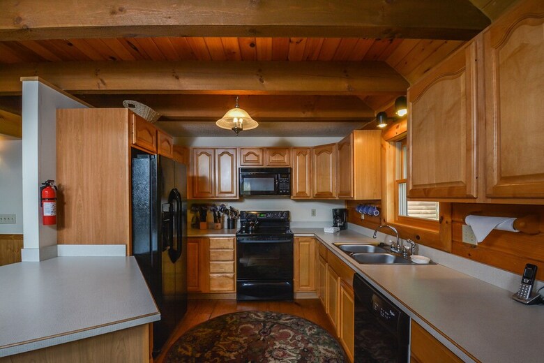 Lucky Bear Lodge 5 Bedroom House