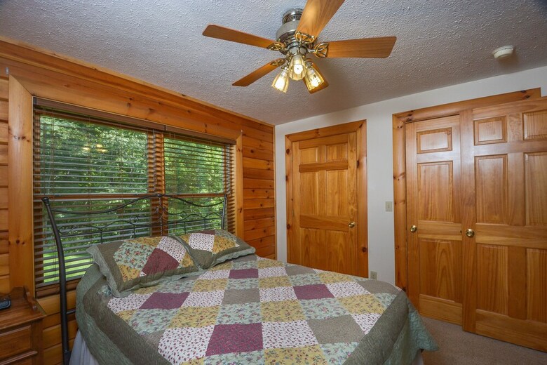 Lucky Bear Lodge 5 Bedroom House