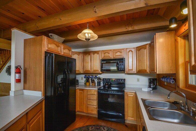 Lucky Bear Lodge 5 Bedroom House