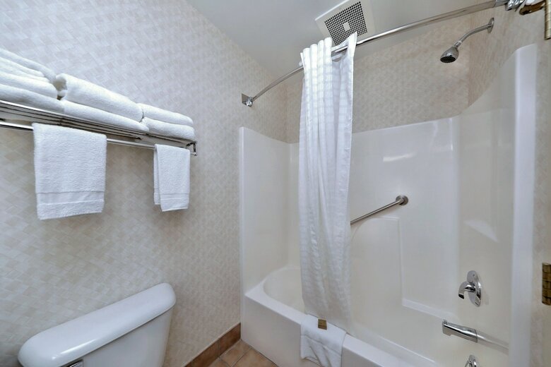 Hotel Lancaster Inn And Suites