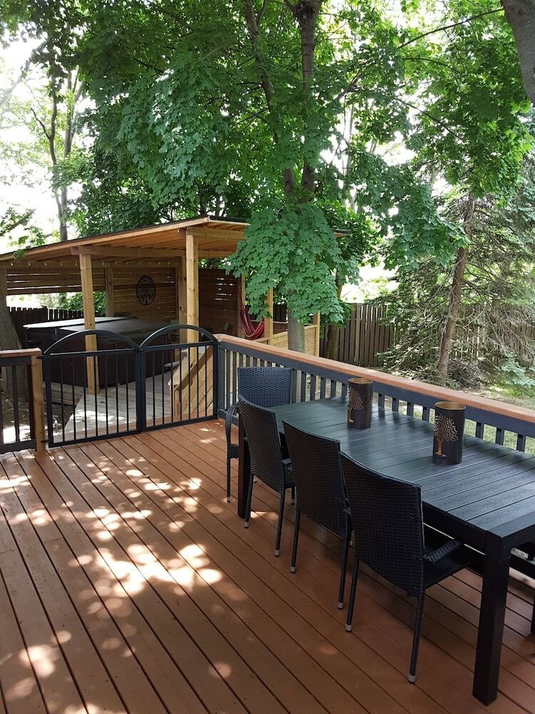 Christine's Bed And Breakfast By Elevate Rooms