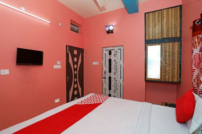 Hotel Oyo 16059 Roland Inn