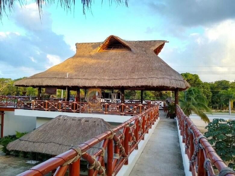 Hotel Hacienda Dos Ojos
