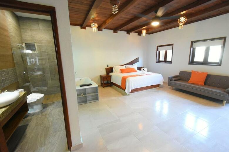 Hotel Hacienda Dos Ojos