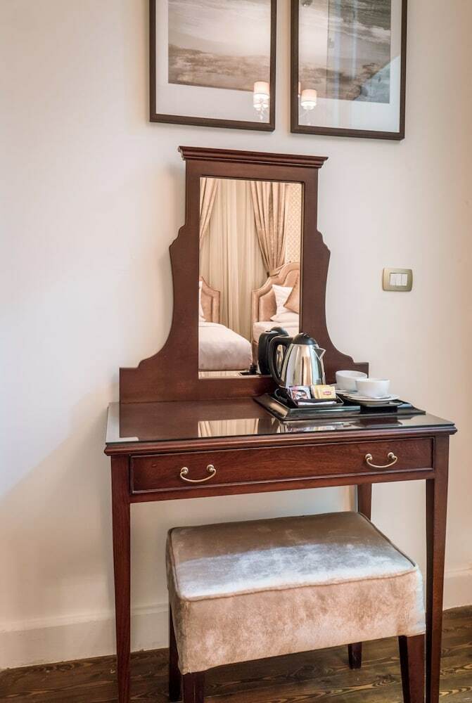 1920s Boutique Hotel And Restaurants