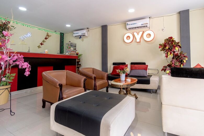 Hostal Oyo 283 Helvetia Residence