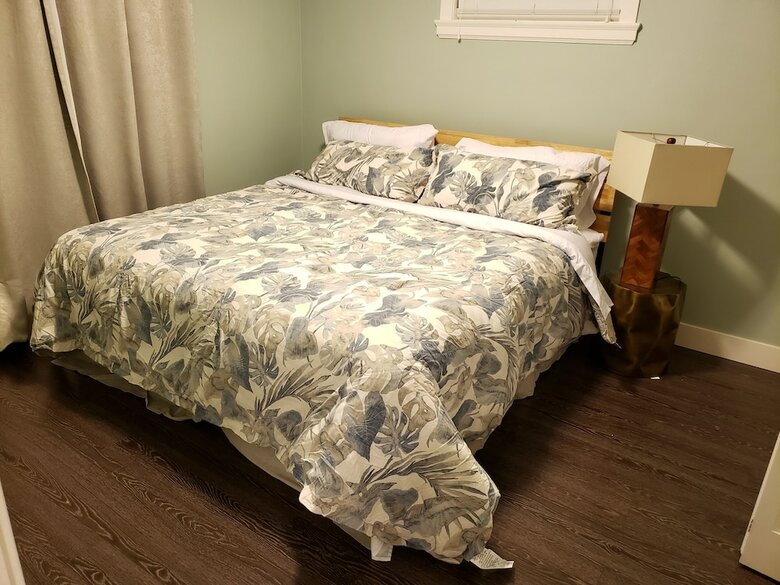 Luxe Retreat At 8050 Kaymar Dr.