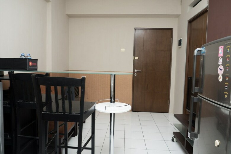 Classic 2br Apartment At Gateway Ahmad Yani