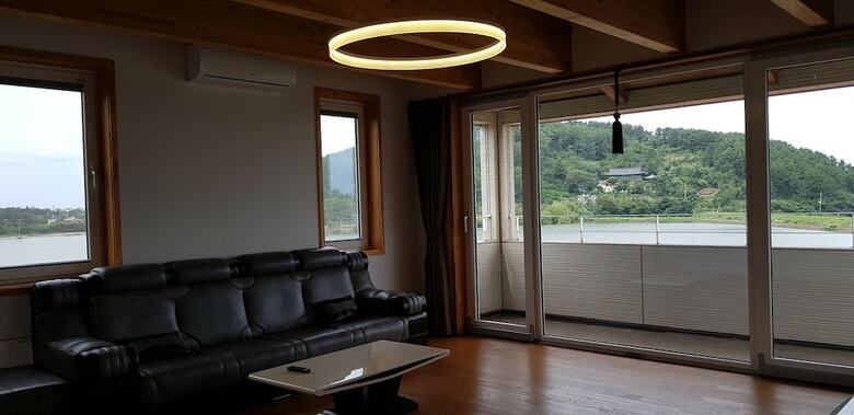 Jeju Lake Pension