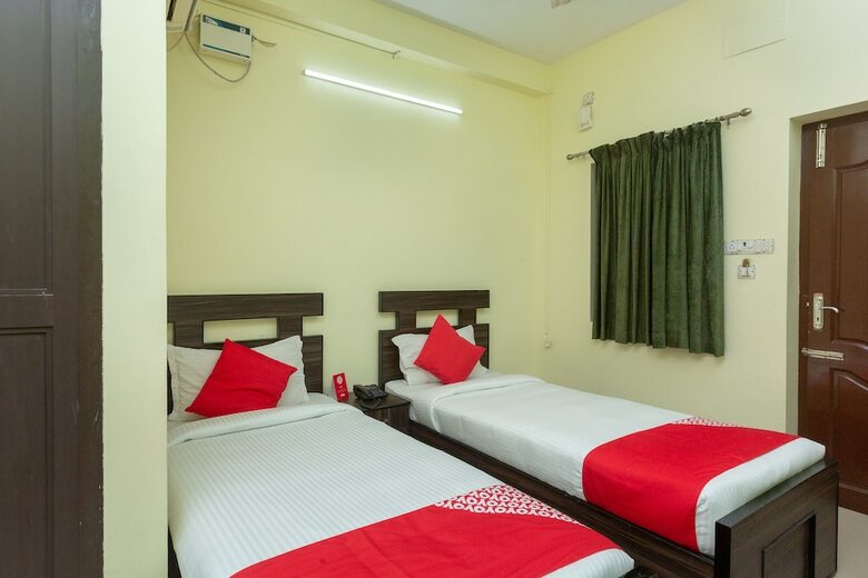 Hotel Oyo 22408 Apple Tree Residency