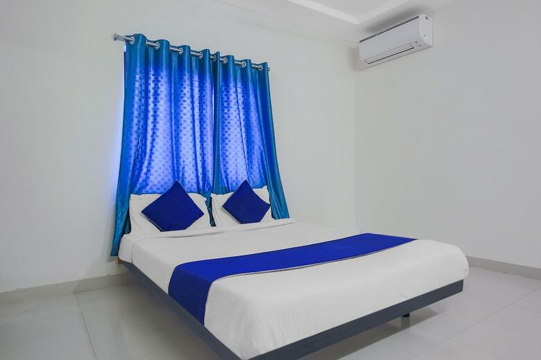 Hotel Oyo 24138 Silverkey Shri Homes