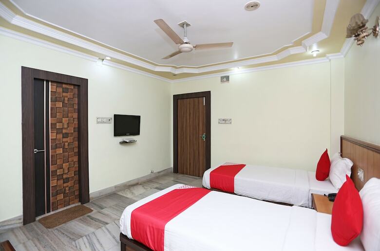Oyo 24916 Hotel Aquatic Palace