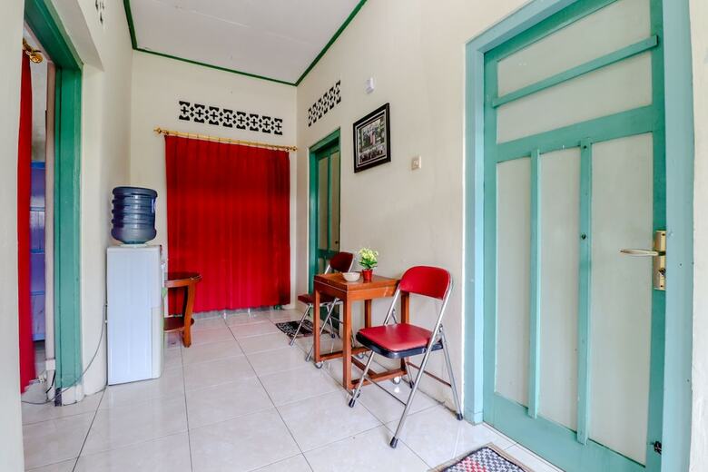 Hostal Bahagia Sederhana Home Stay - Hostel