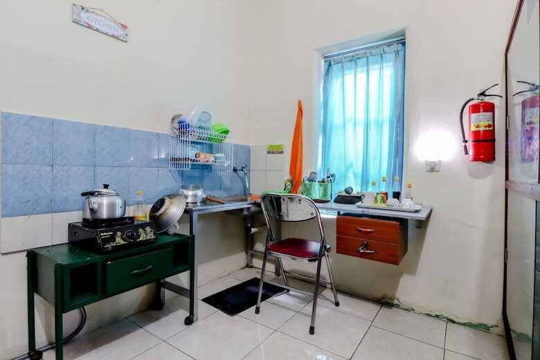 Hostal Bahagia Sederhana Home Stay - Hostel