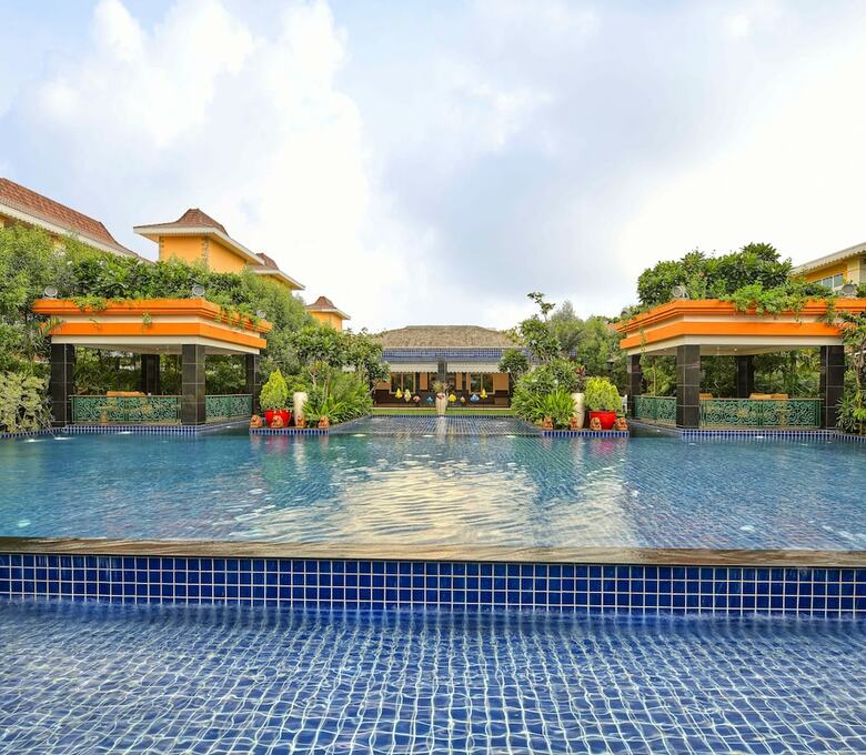Hotel Mayfair Lake Resort