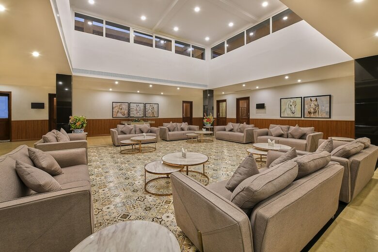 Hotel Mayfair Lake Resort