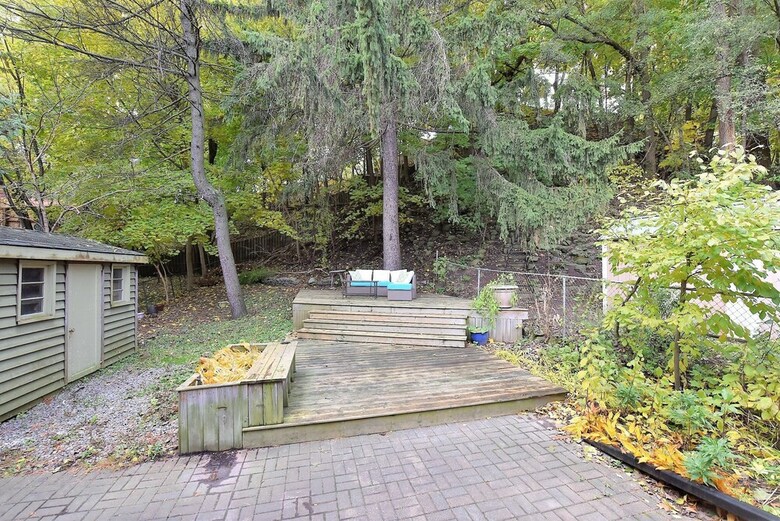Lavish 4br House With Ravine Backyard