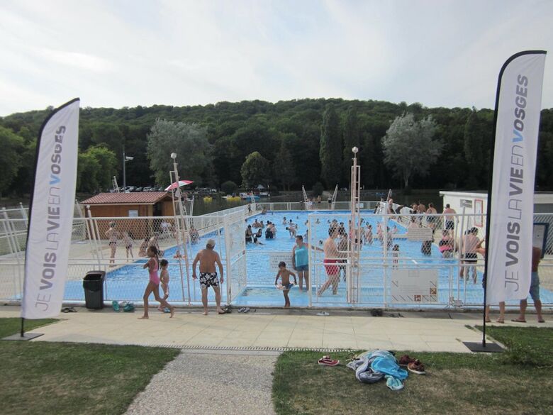 Hotel Chambres Dans Maison de Vacances Avec Spa Ext�rieur