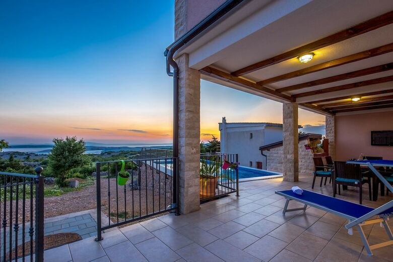 Villa Holiday House Lucija