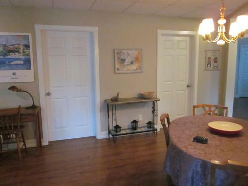 Suite As It Gets Vacation Rental/b&b