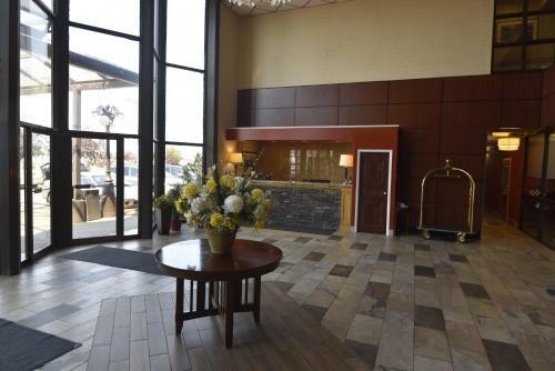 Hotel Tropical Inn - North Battleford