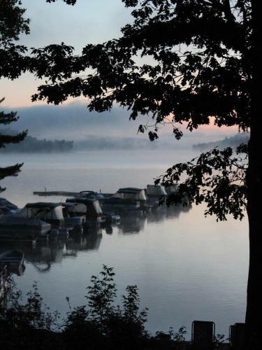 Hotel Oakview Lodge & Marina