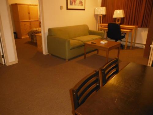 Motel Tumbler Ridge Inn