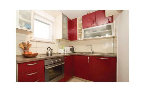 Two-bedroom Apartment In Kastel Sucurac